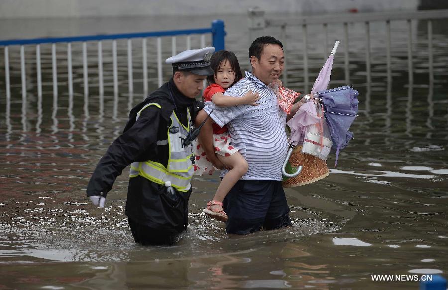 #CHINA-SHANGHAI-HEAVY RAIN(CN)