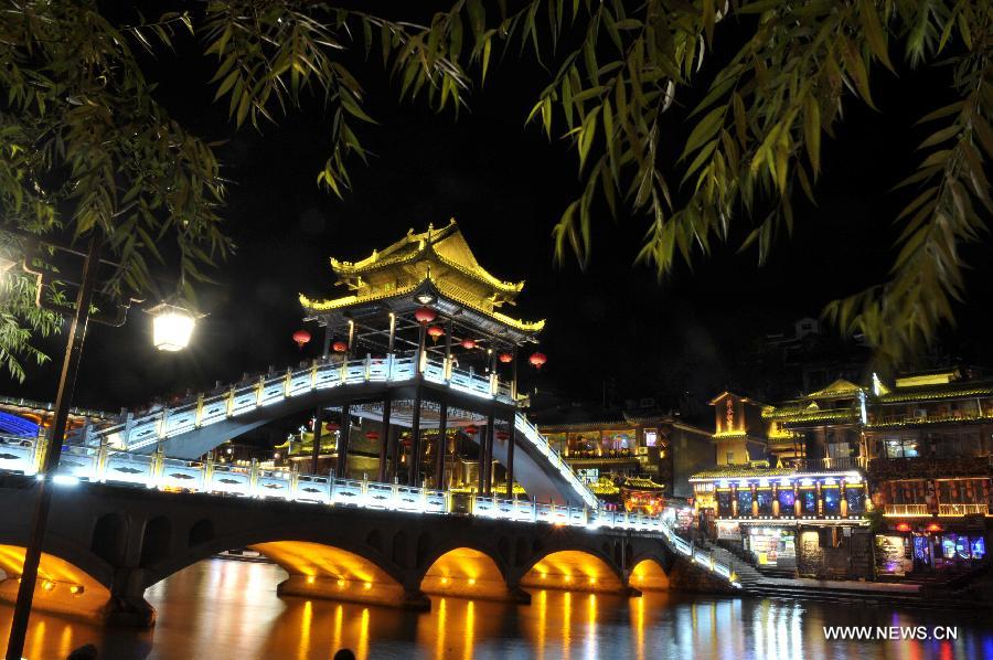 CHINA-HUNAN-FENGHUANG-NIGHT VIEW (CN)