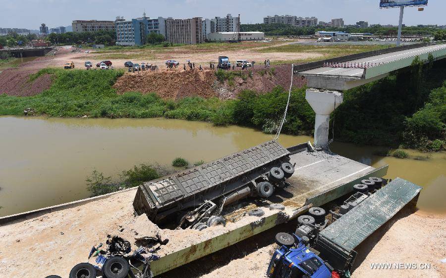 CHINA-GUANGDONG-HIGHWAY RAMP-COLLAPSE (CN)