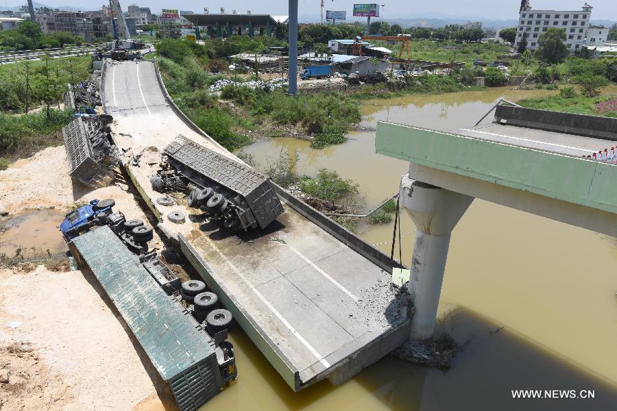 CHINA-GUANGDONG-HIGHWAY RAMP-COLLAPSE (CN)