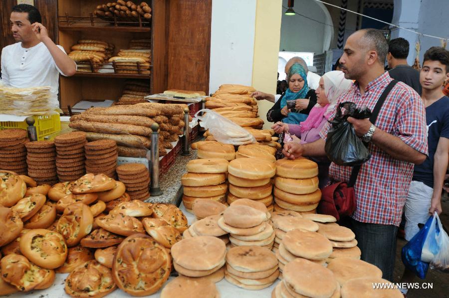 TUNISIA-TUNIS-RAMADAN-SHOPPING