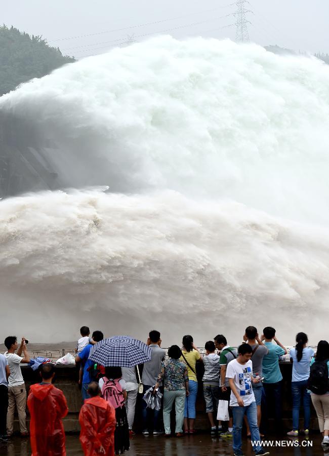 CHINA-HENAN-YELLOW RIVER-XIAOLANGDI DAM-WATER CASCADES (CN) 