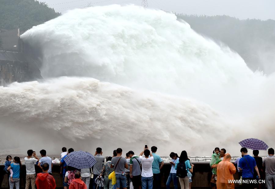 CHINA-HENAN-YELLOW RIVER-XIAOLANGDI DAM-WATER CASCADES (CN) 