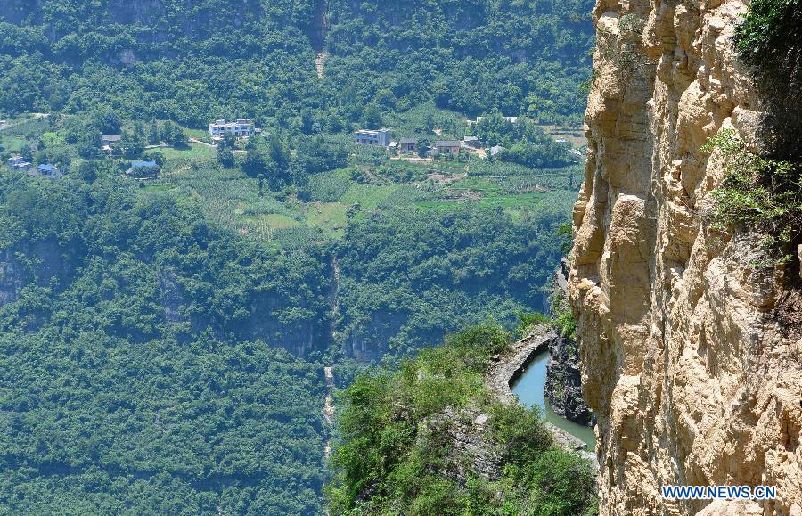 #CHINA-HUBEI-ENSHI-ARTIFICIAL AQUEDUCT CANAL (CN)