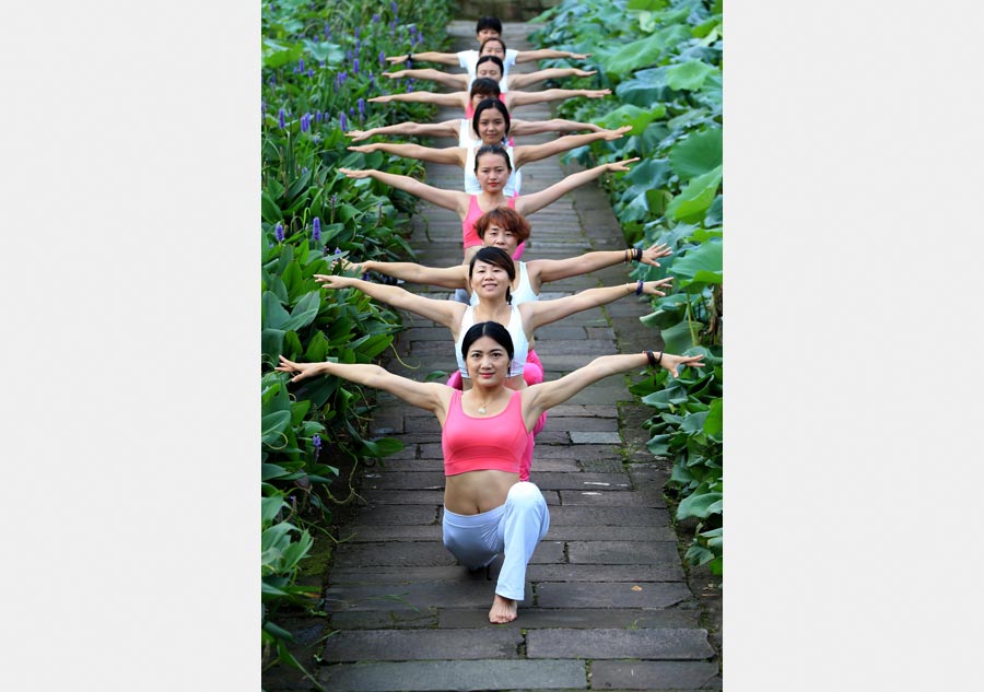 Setting the stage for yoga in scenic Huangshan