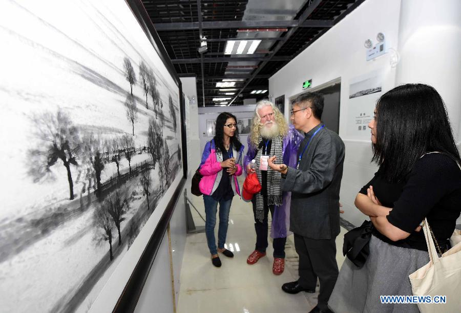 CHINA-YUNNAN-DALI-PHOTOGRAPHY EXHIBITION (CN)