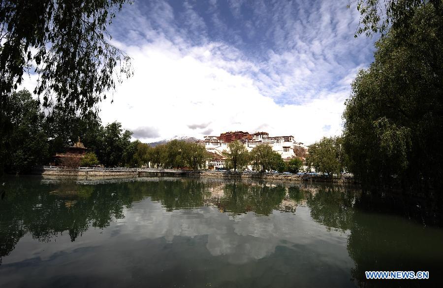 Photo taken on May 12, 2011 shows the Potala Palace square in Lhasa, capital of southwest China's Tibet Autonomous Region.