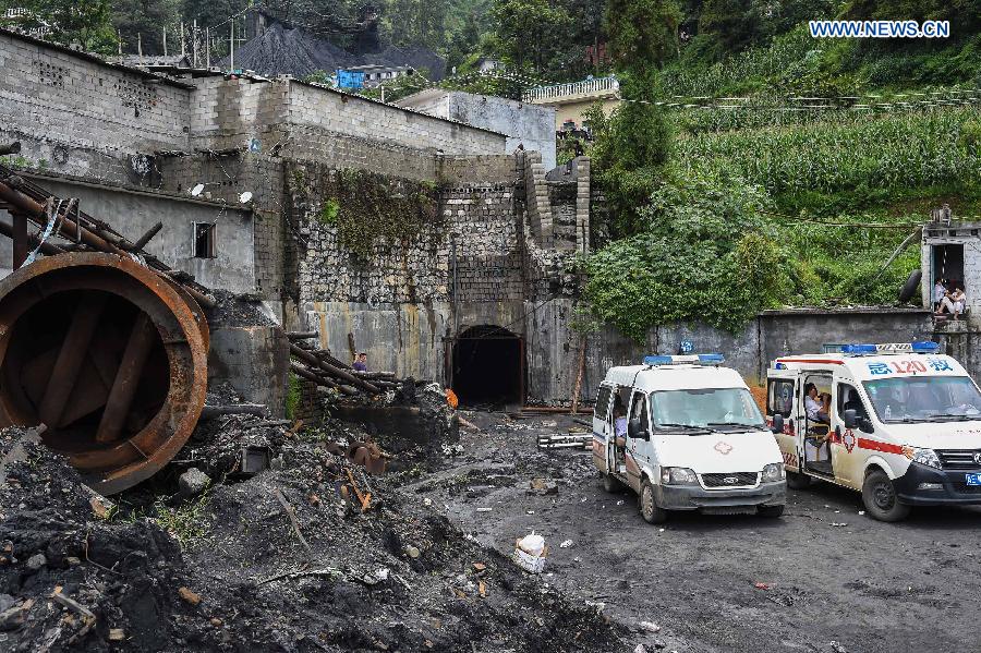 Ten people were killed and three are missing after a gas outburst, which occurred on Tuesday night, at Zhengzhong Coal Mine in Louxia Township.