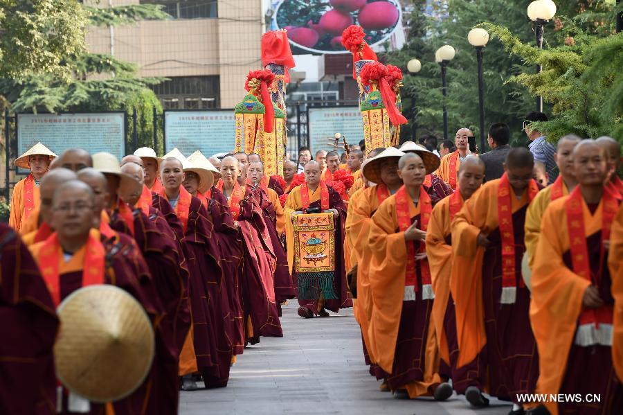 CHINA-GANSU-BUDDHA RELIC-TAKEOVER CEREMONY (CN)