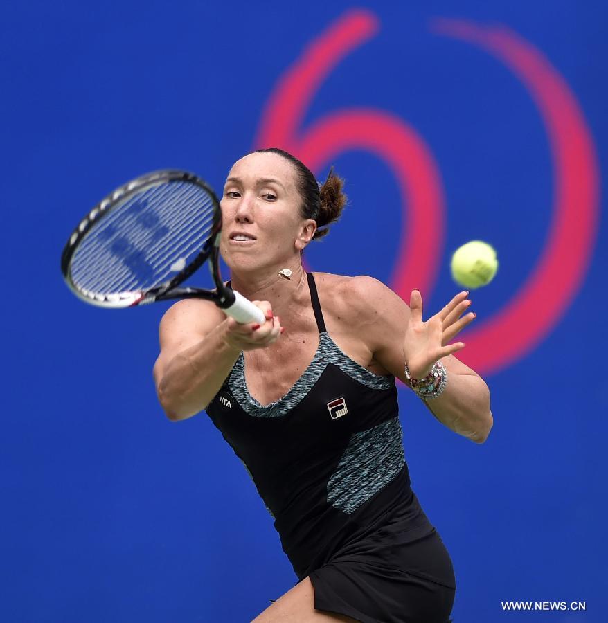 (SP)CHINA-GUANGZHOU-TENNIS-INTERNATIONAL WOMEN'S OPEN-ROUND 1