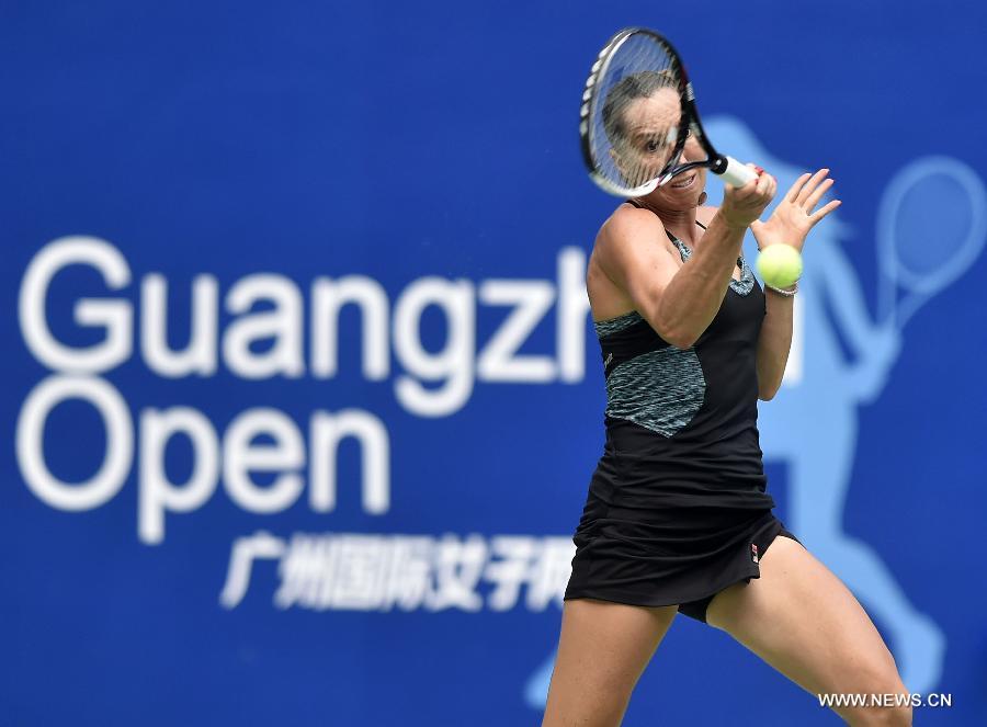 (SP)CHINA-GUANGZHOU-TENNIS-INTERNATIONAL WOMEN'S OPEN-ROUND 1