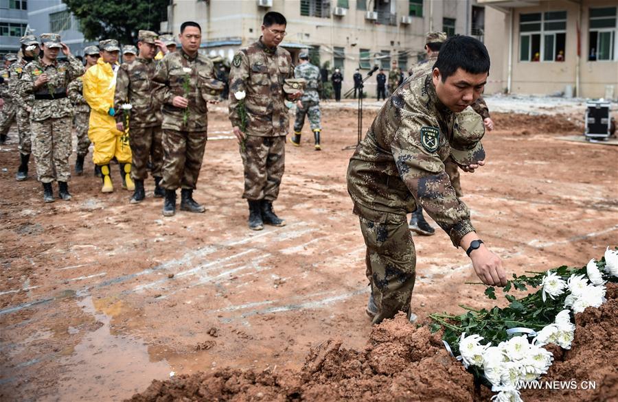 CHINA-SHENZHEN-LANDSLIDE-MOURNING (CN)