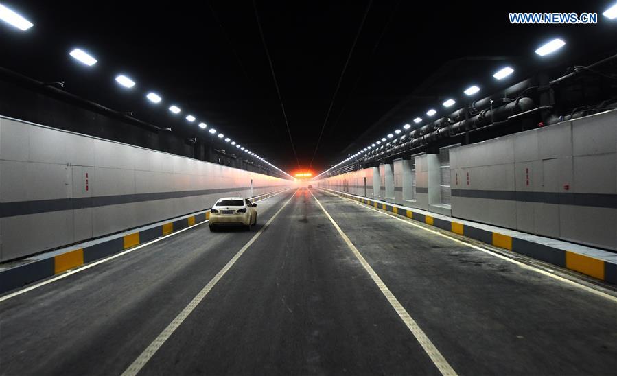 CHINA-WUHAN-LAKE-TUNNEL (CN)