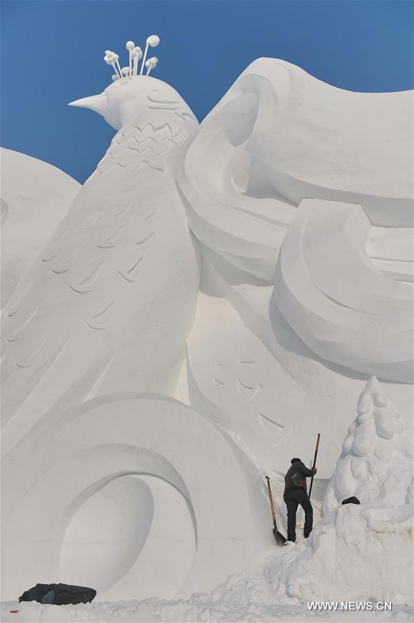 CHINA-JILIN-CHANGCHUN-SNOW SCULPTURES (CN)