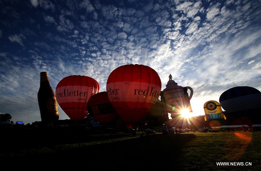 XINHUA WORLD PHOTOS OF THE YEAR