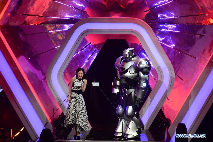 Actress Zhao Liying performs at a variety show 'Night of Star App' held by Tencent Group in Beijing, capital of China, Jan. 17, 2016.