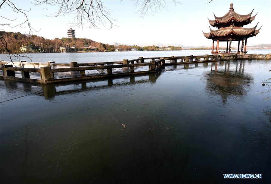 CHINA-ZHEJIANG-HANGZHOU-COLD WAVE(CN)