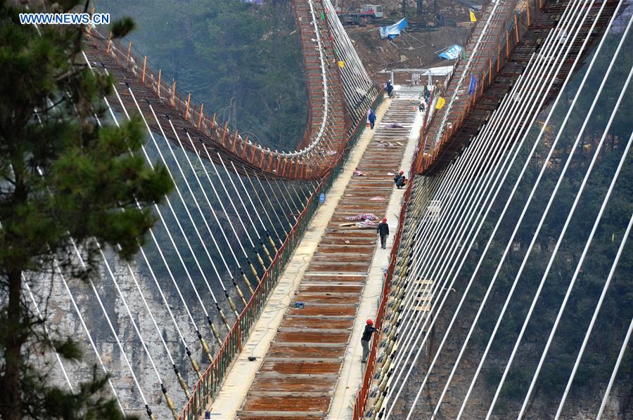 CHINA-HUNAN-ZHANGJIAJIE-GRAND CANYON BRIDGE (CN)