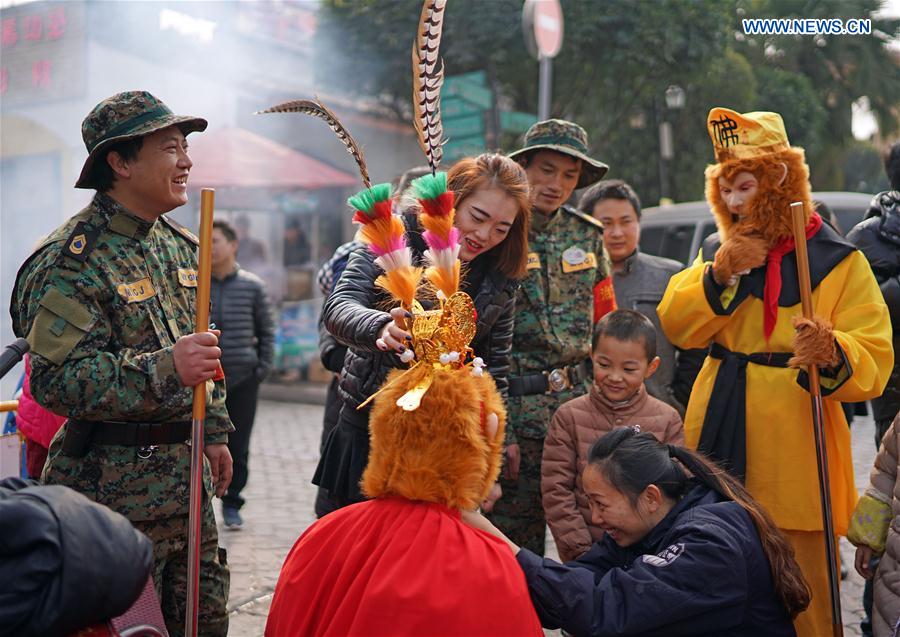 CHINA-CHONGQING-MONKEY-PATROL (CN)