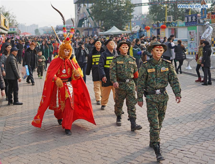 CHINA-CHONGQING-MONKEY-PATROL (CN)