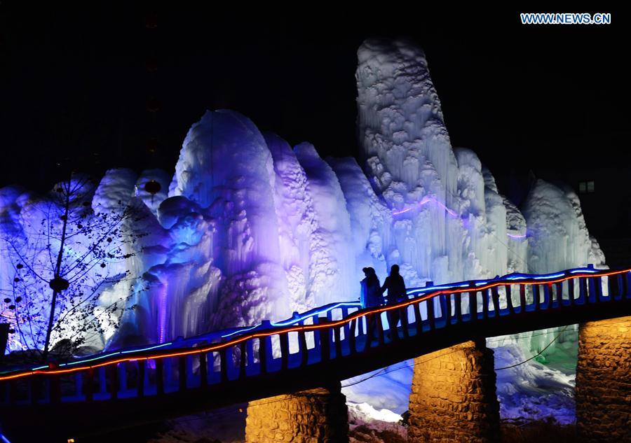 CHINA-HEBEI-SHIJIAZHUANG-FROZEN WATERFALL(CN)