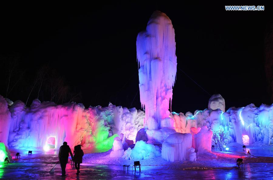 CHINA-HEBEI-SHIJIAZHUANG-FROZEN WATERFALL(CN)