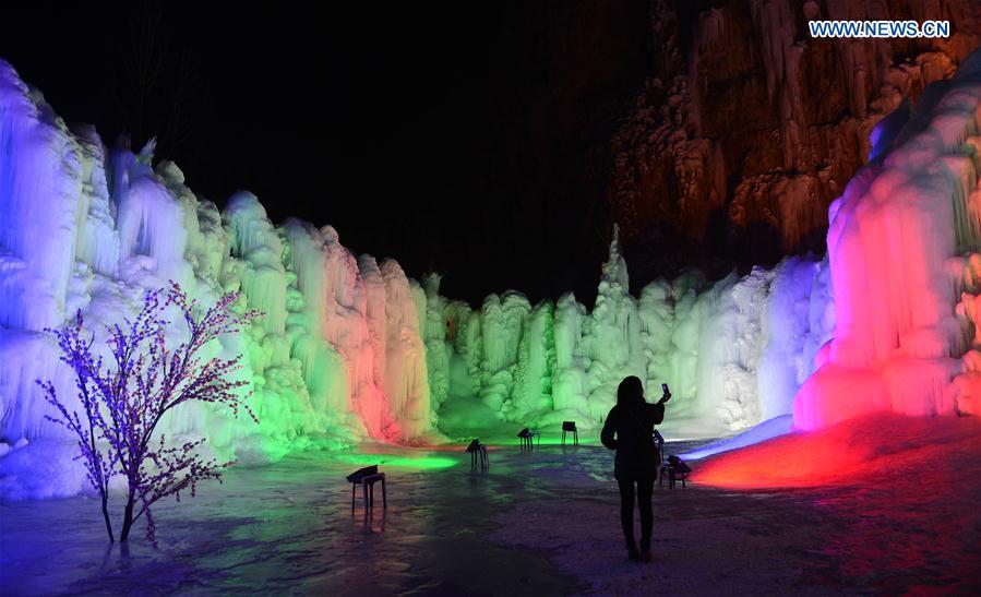 CHINA-HEBEI-SHIJIAZHUANG-FROZEN WATERFALL(CN)