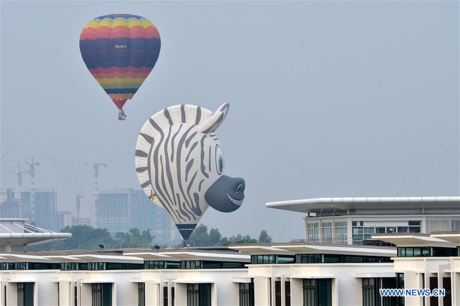 MALAYSIA-PUTRAJAYA-FESTIVAL-HOT AIR BALLOONS