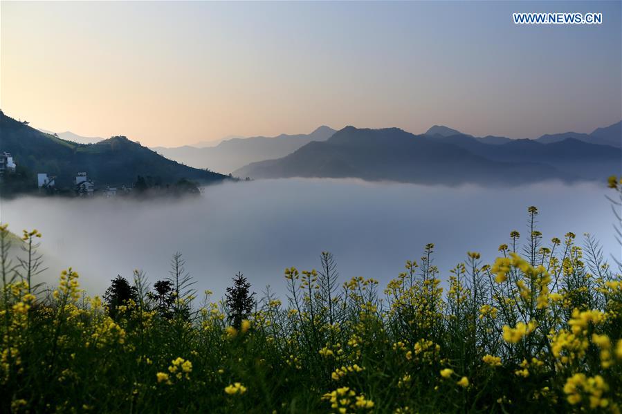 #CHINA-ANHUI-HUANGSHAN-SHITAN VILLAGE-CLOUDS(CN)