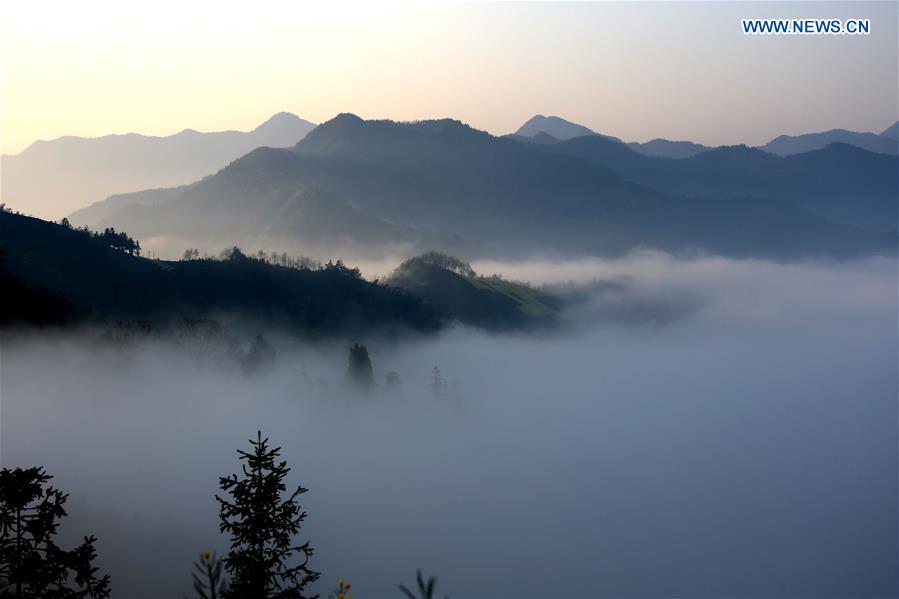 #CHINA-ANHUI-HUANGSHAN-SHITAN VILLAGE-CLOUDS(CN)