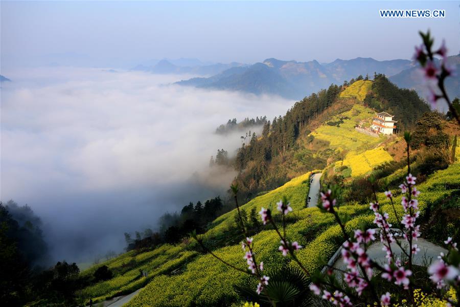 #CHINA-ANHUI-HUANGSHAN-SHITAN VILLAGE-CLOUDS(CN)