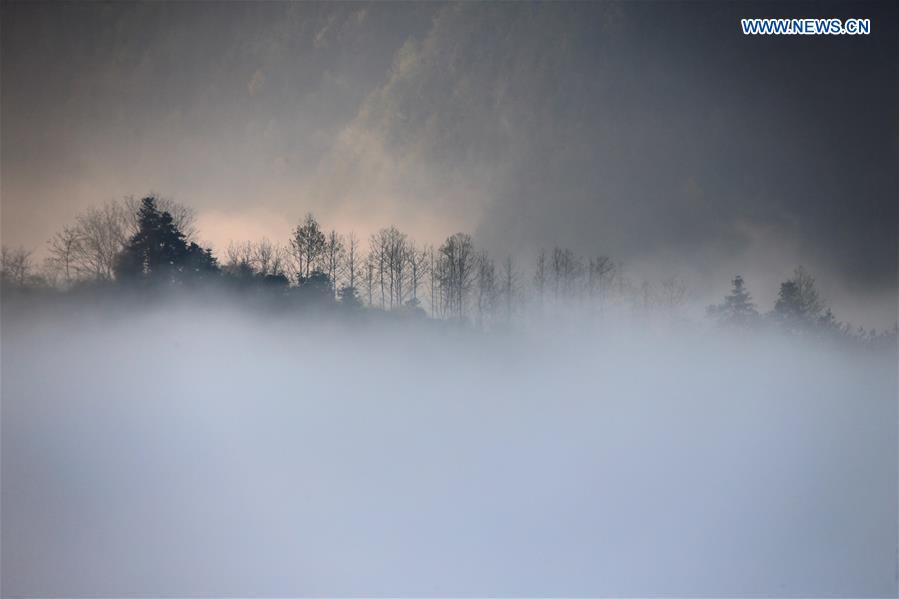 #CHINA-ANHUI-HUANGSHAN-SHITAN VILLAGE-CLOUDS(CN)