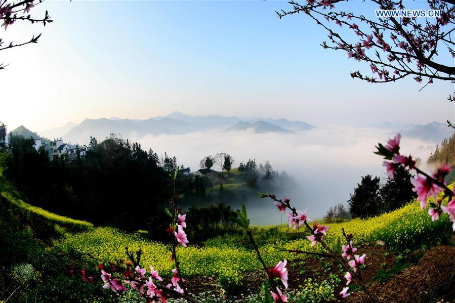 #CHINA-ANHUI-HUANGSHAN-SHITAN VILLAGE-CLOUDS(CN)