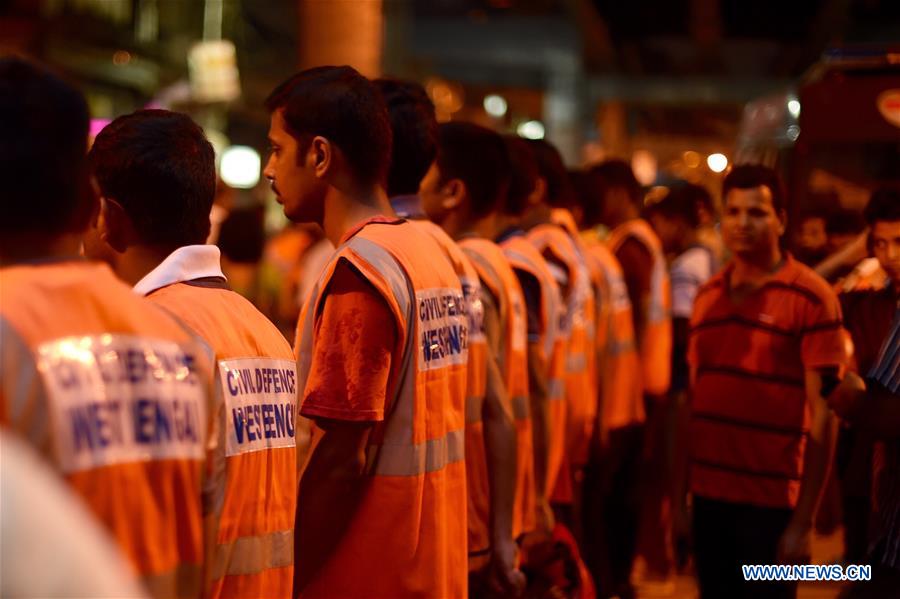 INDIA-KOLKATA-FLYOVER-COLLAPSE-RESCUE