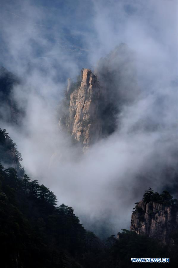 #CHINA-ANHUI-HUANGSHAN-CLOUDS(CN)