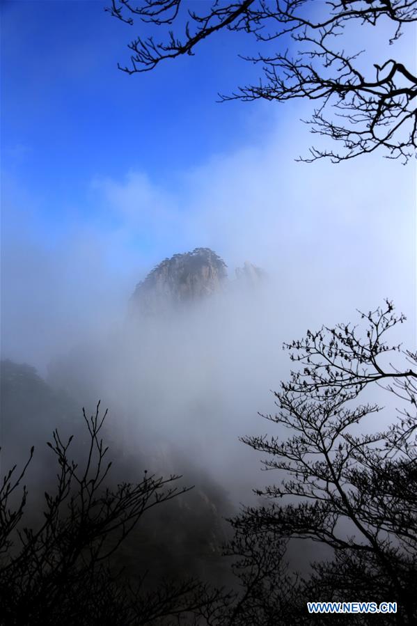 #CHINA-ANHUI-HUANGSHAN-CLOUDS(CN)