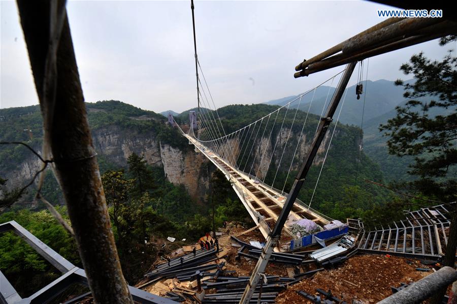 CHINA-HUNAN-ZHANGJIAJIE-GLASS BRIDGE (CN)