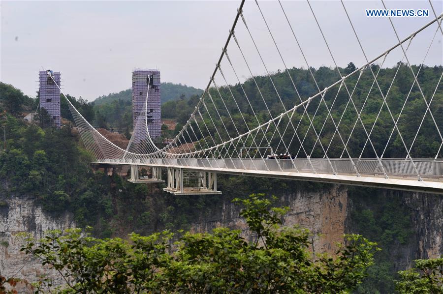 CHINA-HUNAN-ZHANGJIAJIE-GLASS BRIDGE (CN)