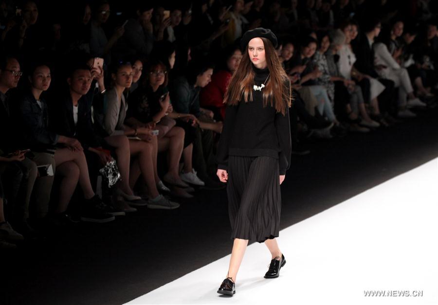 #CHINA-SHANGHAI-FASHION WEEK (CN)