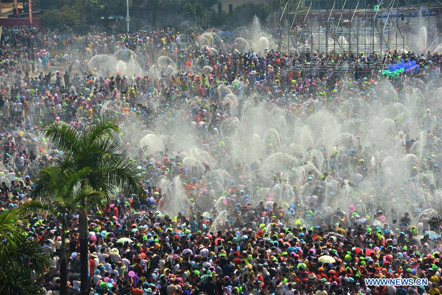 #CHINA-YUNNAN-JINGHONG-WATER-SPRINKLING FESTIVAL (CN) 