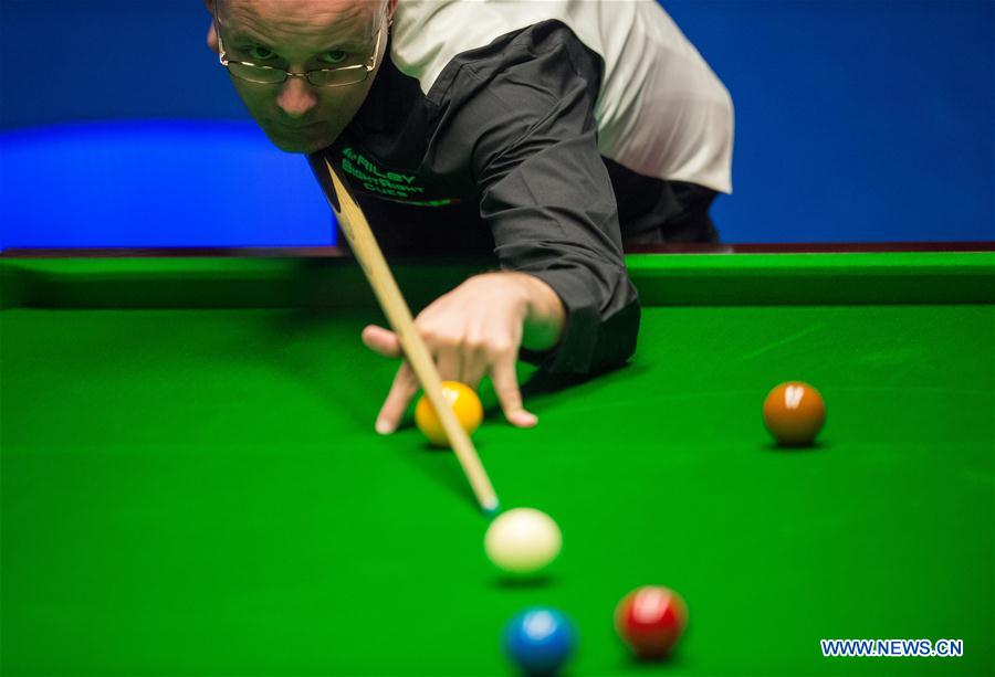 (SP)BRITAIN-SHEFFIELD-SNOOKER-WORLD CHAMPIONSHIP-DING VS GOULD