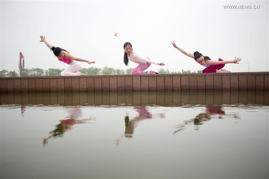 #CHINA-JIANGSU-MOTHER'S DAY-YOGA (CN)