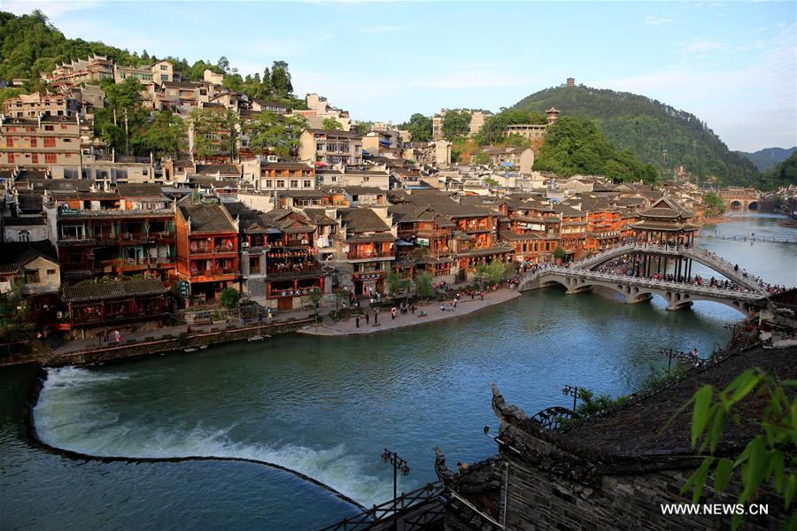 River town scenery of Fenghuang old town in Hunan - People ...