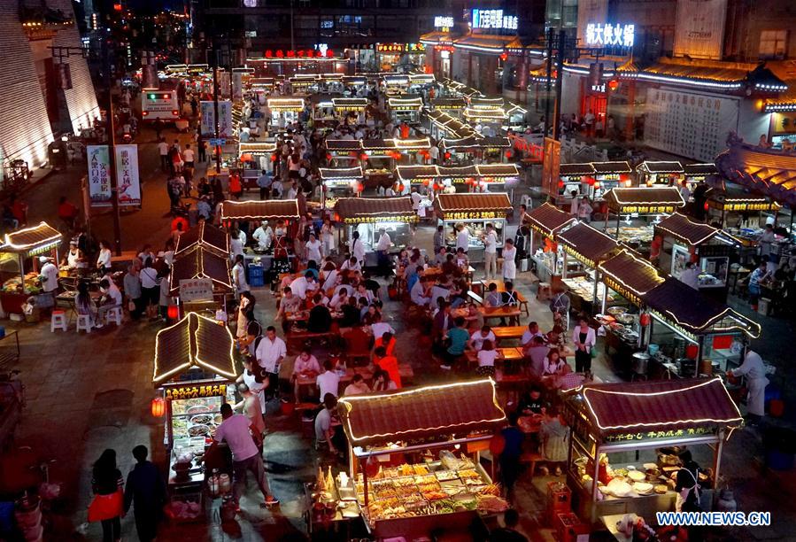 CHINA-HENAN-KAIFENG CUISINE-NIGHT MARKET (CN)