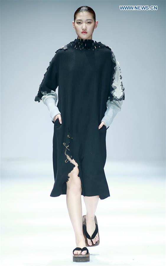 CHINA-BEIJING-GRADUATE FASHION SHOW(CN)