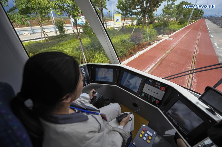 CHINA-YUNNAN-HONGHE-TRAM-CONSTRUCTION (CN)