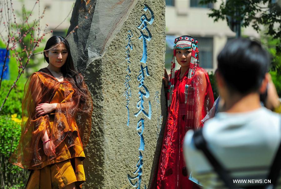 CHINA-INNER MONGOLIA-GRADUATION-DRESS (CN)