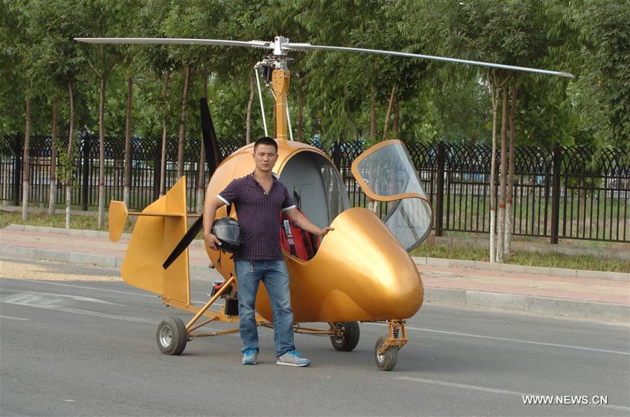 CHINA-SHIJIAZHUANG-VILLAGER-AIRPLANE(CN)