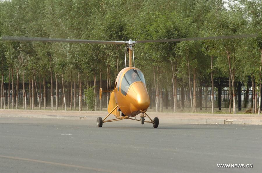 CHINA-SHIJIAZHUANG-VILLAGER-AIRPLANE(CN)