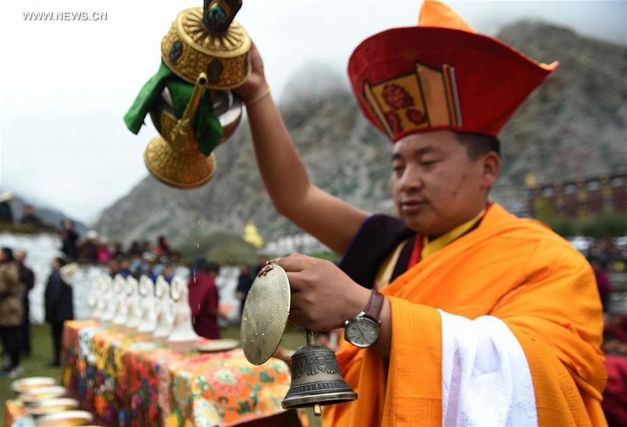 CHINA-TIBET-THANGKA-WORSHIP (CN) 